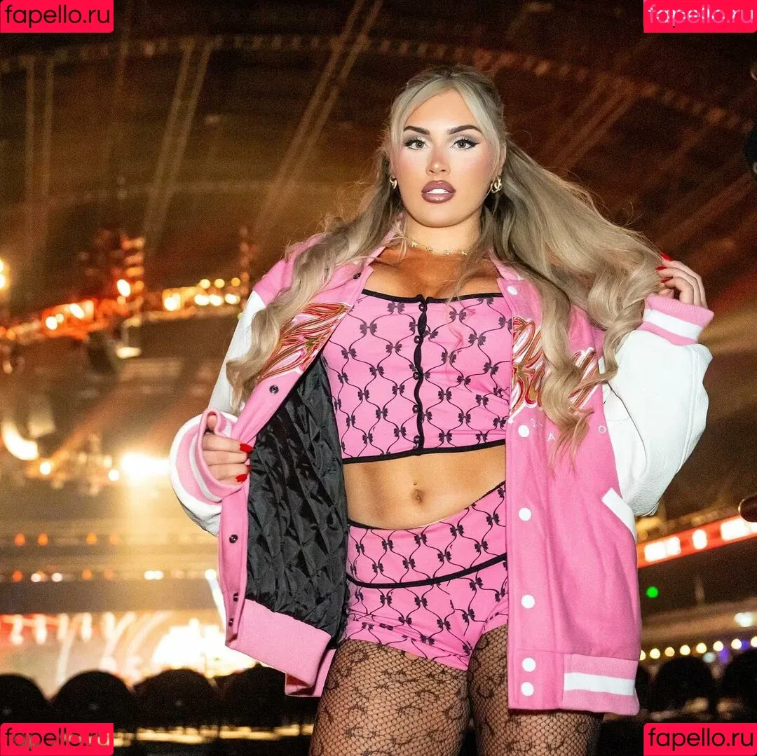 Tiffany Stratton / tiffany_stratton / tiffanywwe / tiffstrattonwwe Nude Leaks OnlyFans Onlyfans Photo Gallery 