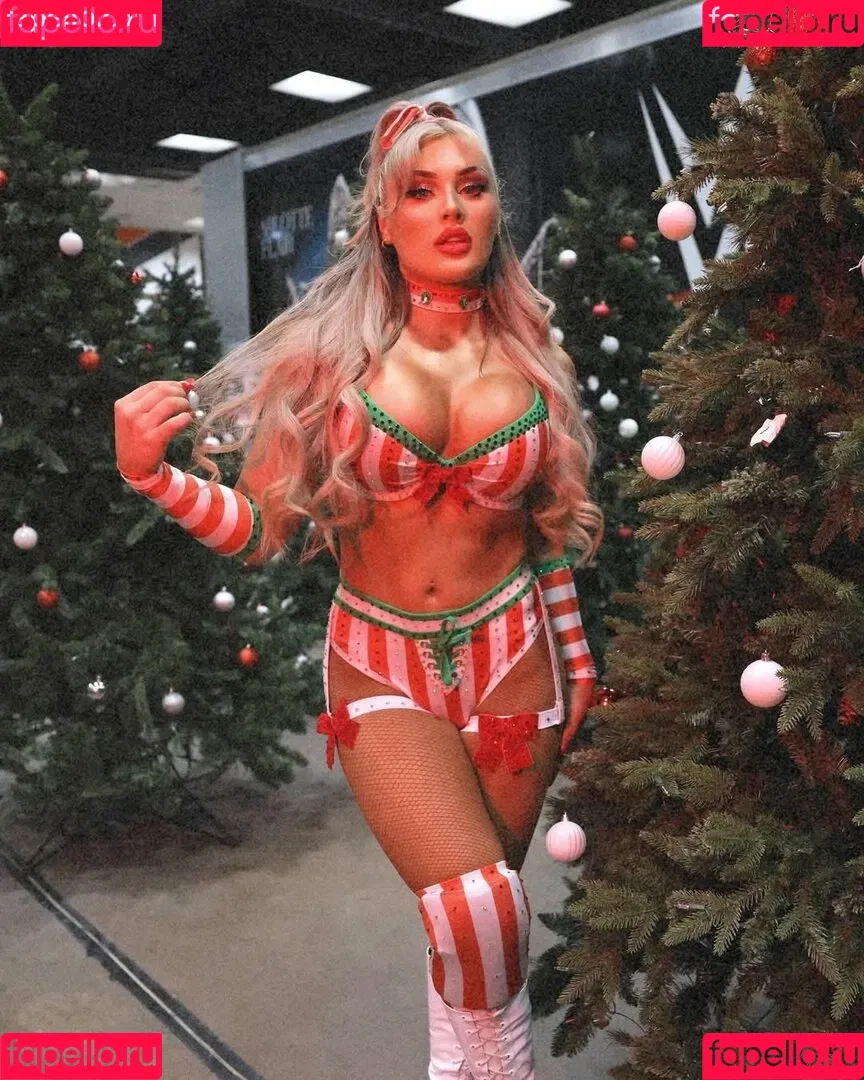 Tiffany Stratton / tiffany_stratton / tiffanywwe / tiffstrattonwwe Nude Leaks OnlyFans Onlyfans Photo Gallery 