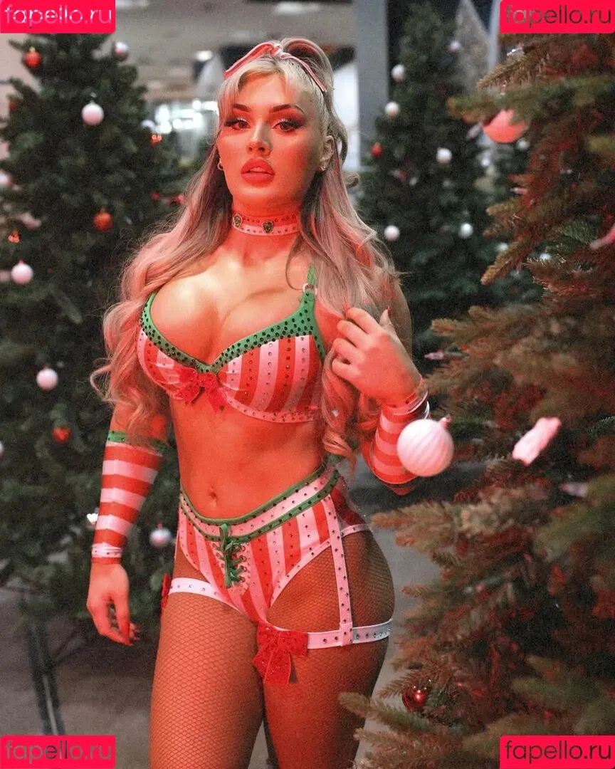 Tiffany Stratton / tiffany_stratton / tiffanywwe / tiffstrattonwwe Nude Leaks OnlyFans Onlyfans Photo Gallery 