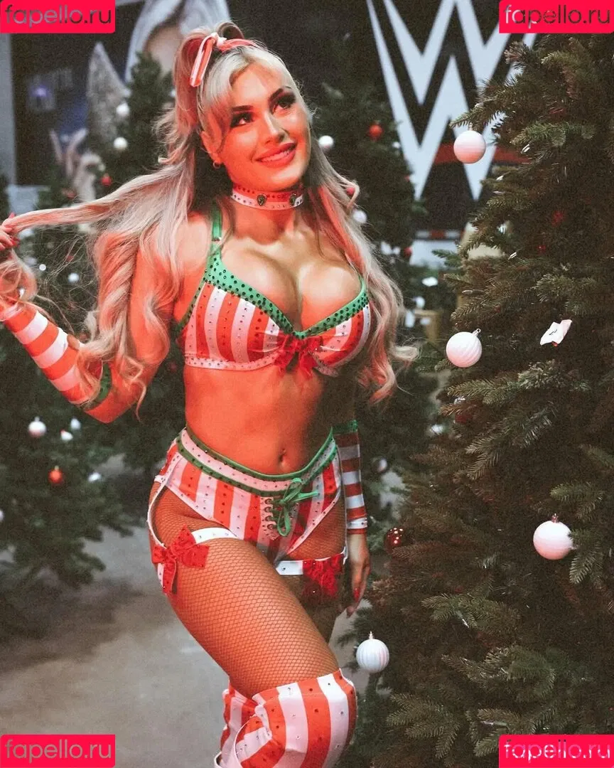 Tiffany Stratton / tiffany_stratton / tiffanywwe / tiffstrattonwwe Nude Leaks OnlyFans Onlyfans Photo Gallery 