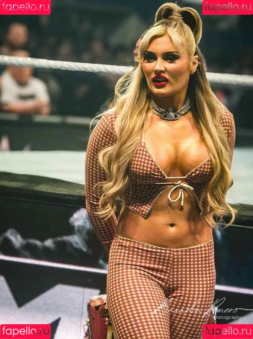 Tiffany Stratton / tiffany_stratton / tiffanywwe / tiffstrattonwwe Nude Leaks OnlyFans Onlyfans Photo Gallery 