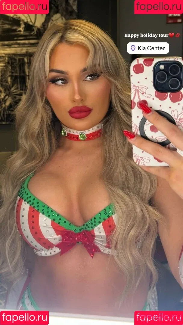 Tiffany Stratton / tiffany_stratton / tiffanywwe / tiffstrattonwwe Nude Leaks OnlyFans Onlyfans Photo Gallery 