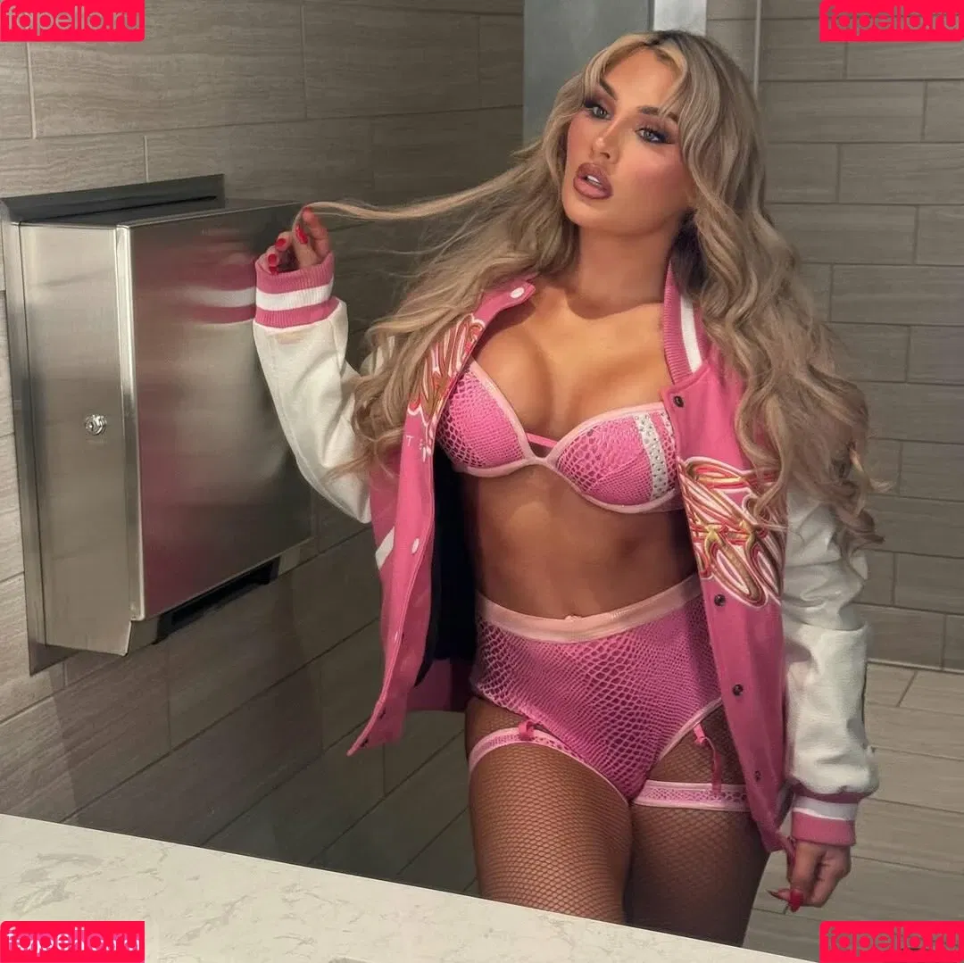 Tiffany Stratton / tiffany_stratton / tiffanywwe / tiffstrattonwwe Nude Leaks OnlyFans Onlyfans Photo Gallery 