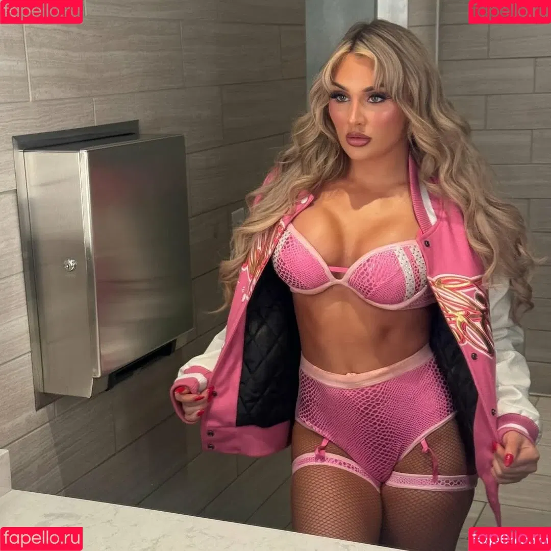 Tiffany Stratton / tiffany_stratton / tiffanywwe / tiffstrattonwwe Nude Leaks OnlyFans Onlyfans Photo Gallery 