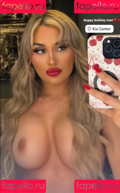Tiffany Stratton / tiffany_stratton / tiffanywwe / tiffstrattonwwe Nude Leaks OnlyFans Onlyfans Photo Gallery 