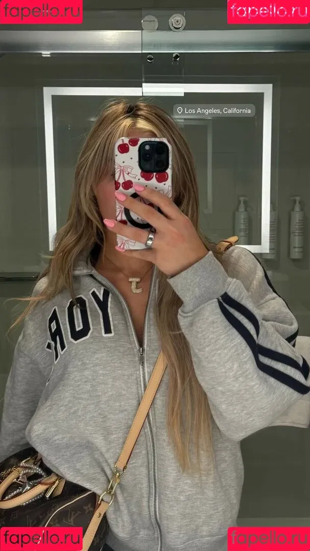 Tiffany Stratton / tiffany_stratton / tiffanywwe / tiffstrattonwwe Nude Leaks OnlyFans Onlyfans Photo Gallery 