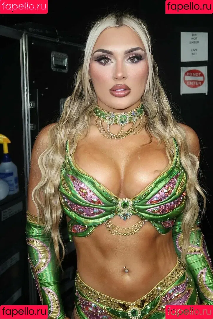 Tiffany Stratton / tiffany_stratton / tiffanywwe / tiffstrattonwwe Nude Leaks OnlyFans Onlyfans Photo Gallery 