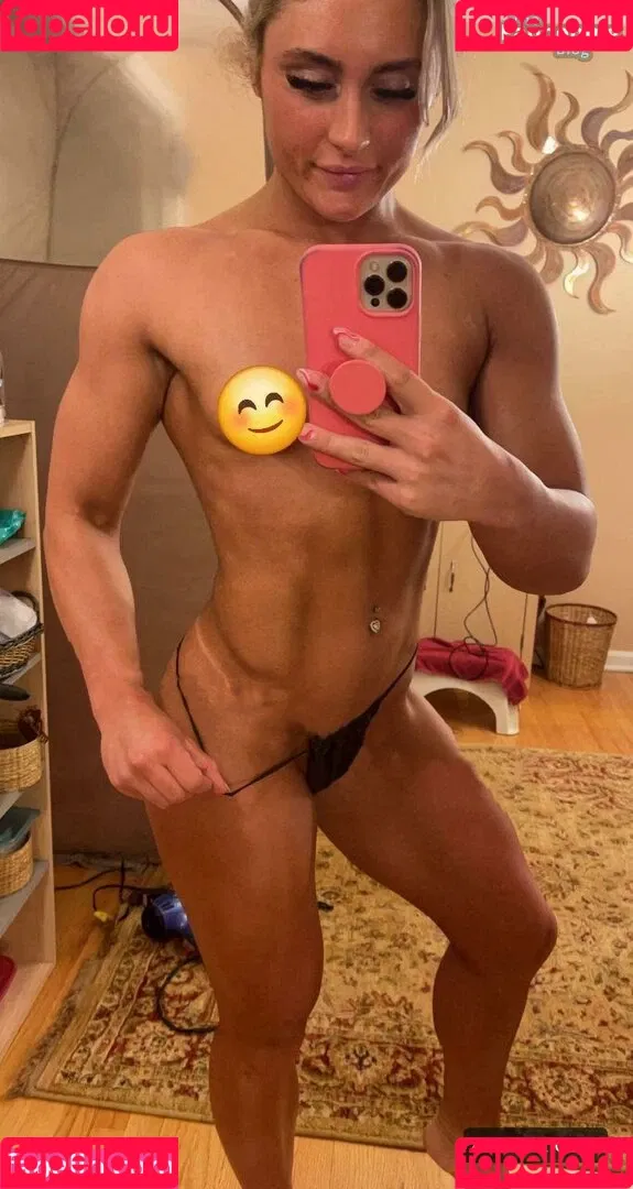 Tiffany Stratton / tiffany_stratton / tiffanywwe / tiffstrattonwwe Nude Leaks OnlyFans Onlyfans Photo Gallery 