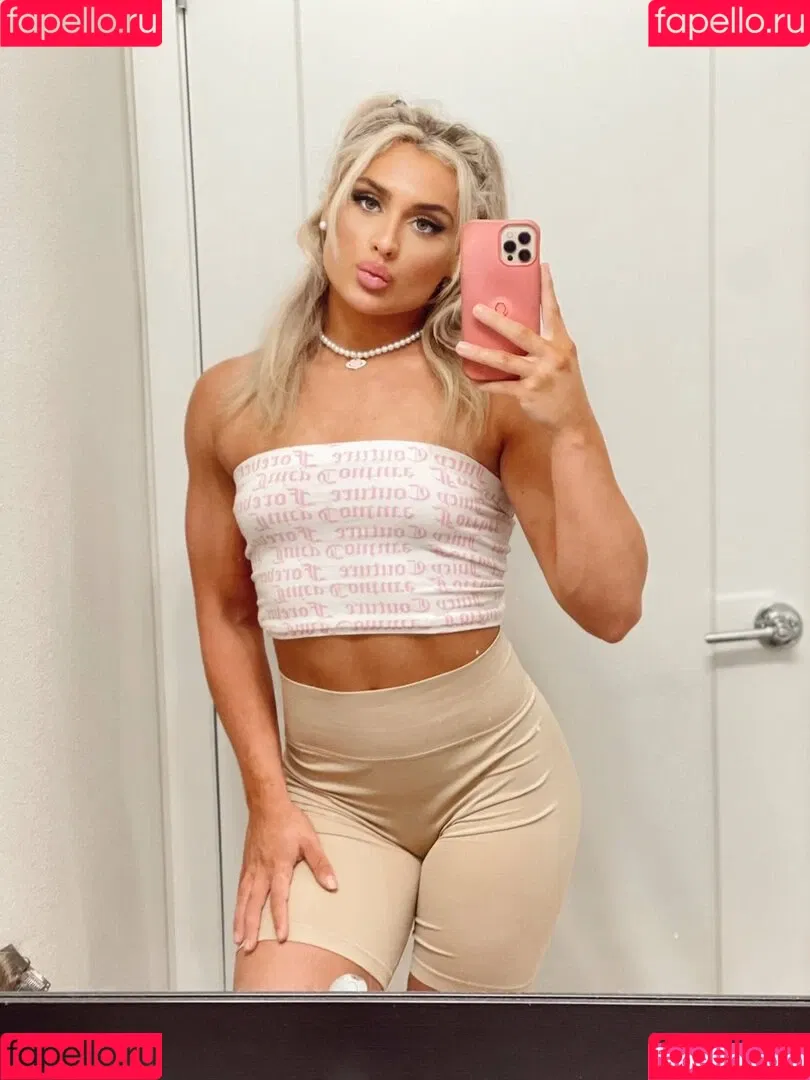 Tiffany Stratton / tiffany_stratton / tiffanywwe / tiffstrattonwwe Nude Leaks OnlyFans Onlyfans Photo Gallery 