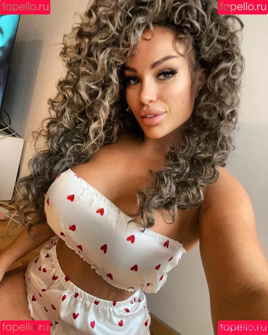 Curly_quennn / Paulina Fok / curly_queennnn / u351765297 Nude Leaks OnlyFans Onlyfans Photo Gallery 