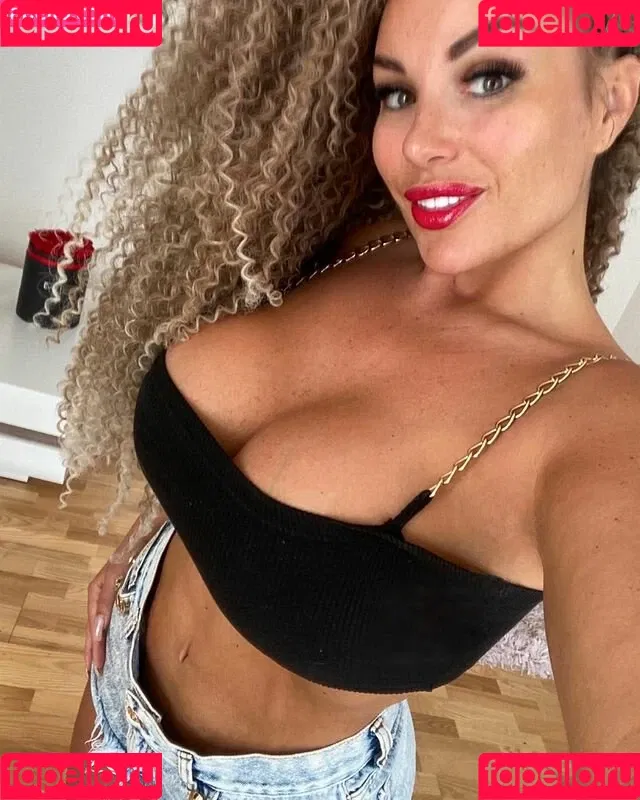 Curly_quennn / Paulina Fok / curly_queennnn / u351765297 Nude Leaks OnlyFans Onlyfans Photo Gallery 