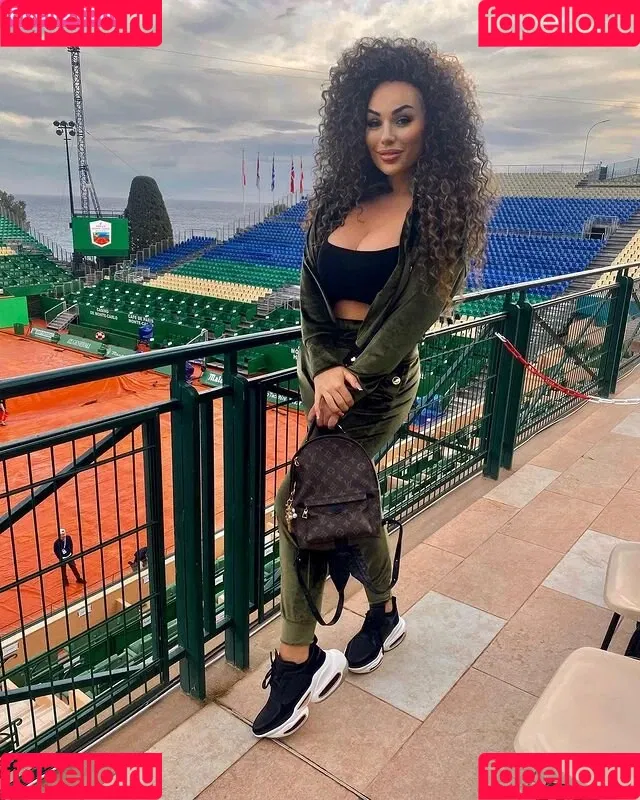 Curly_quennn / Paulina Fok / curly_queennnn / u351765297 Nude Leaks OnlyFans Onlyfans Photo Gallery 