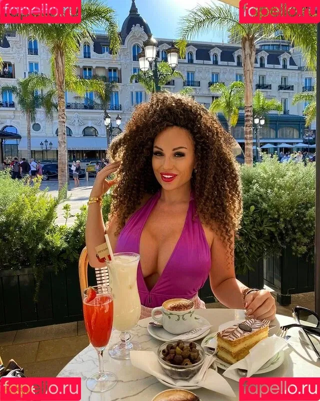 Curly_quennn / Paulina Fok / curly_queennnn / u351765297 Nude Leaks OnlyFans Onlyfans Photo Gallery 