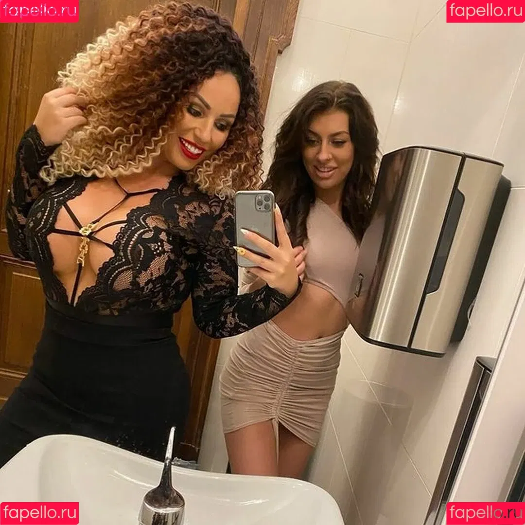 Curly_quennn / Paulina Fok / curly_queennnn / u351765297 Nude Leaks OnlyFans Onlyfans Photo Gallery 