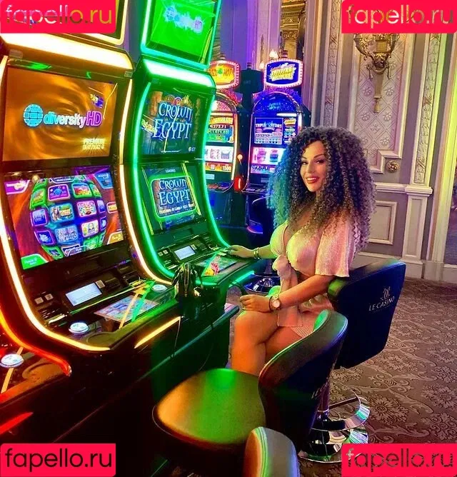 Curly_quennn / Paulina Fok / curly_queennnn / u351765297 Nude Leaks OnlyFans Onlyfans Photo Gallery 