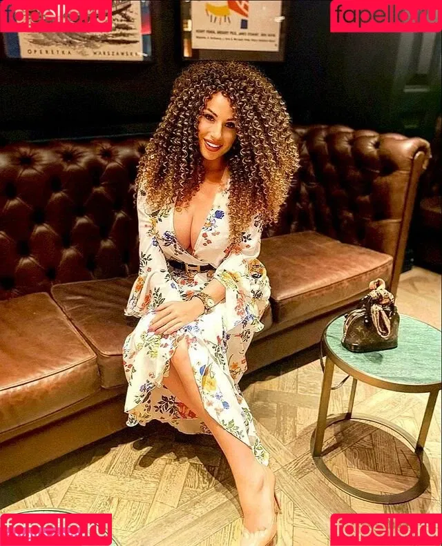 Curly_quennn / Paulina Fok / curly_queennnn / u351765297 Nude Leaks OnlyFans Onlyfans Photo Gallery 