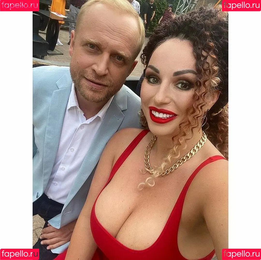 Curly_quennn / Paulina Fok / curly_queennnn / u351765297 Nude Leaks OnlyFans Onlyfans Photo Gallery 