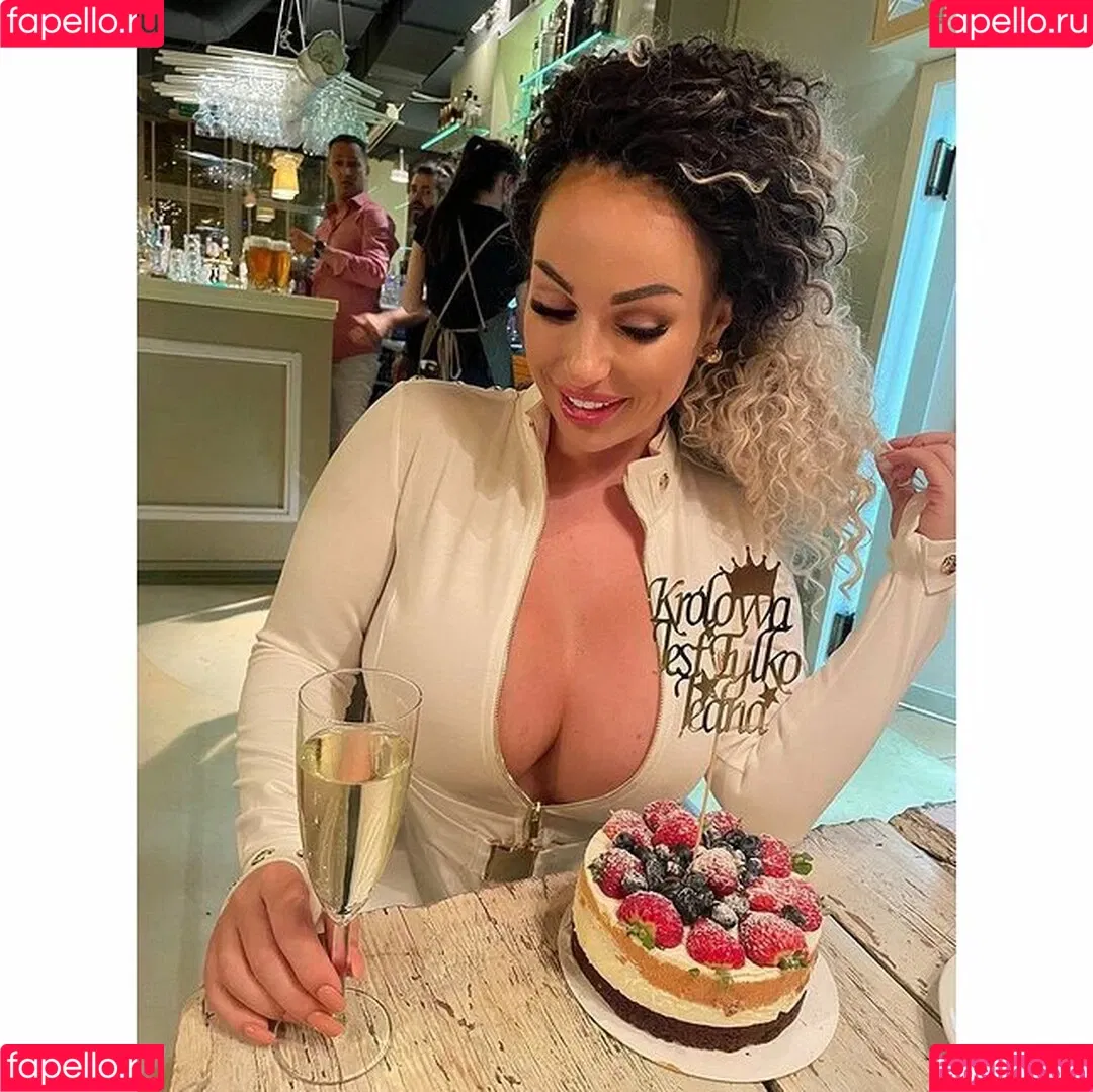 Curly_quennn / Paulina Fok / curly_queennnn / u351765297 Nude Leaks OnlyFans Onlyfans Photo Gallery 