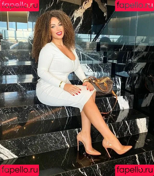 Curly_quennn / Paulina Fok / curly_queennnn / u351765297 Nude Leaks OnlyFans Onlyfans Photo Gallery 