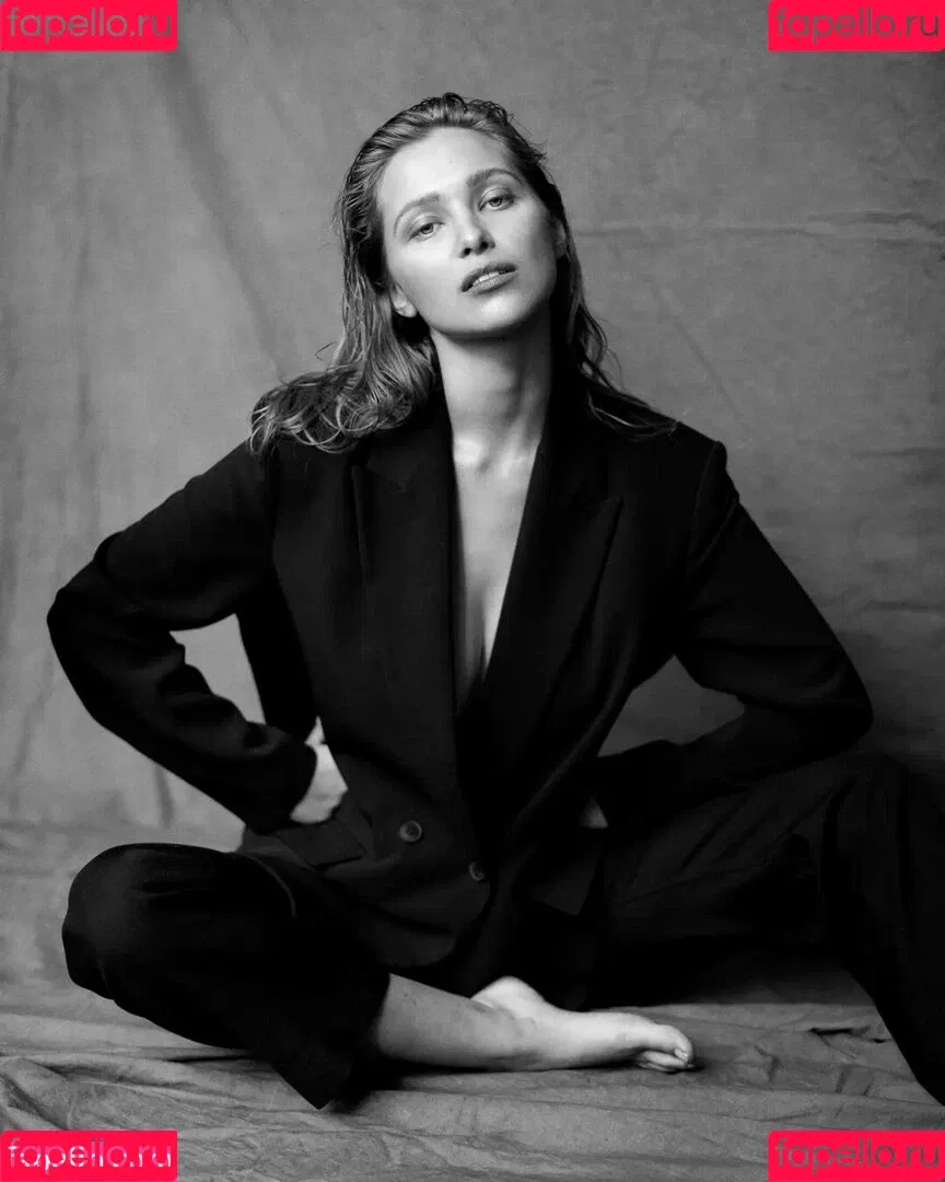 Laura Oganessian / lauraoganessian Nude Leaks OnlyFans Onlyfans Photo Gallery 