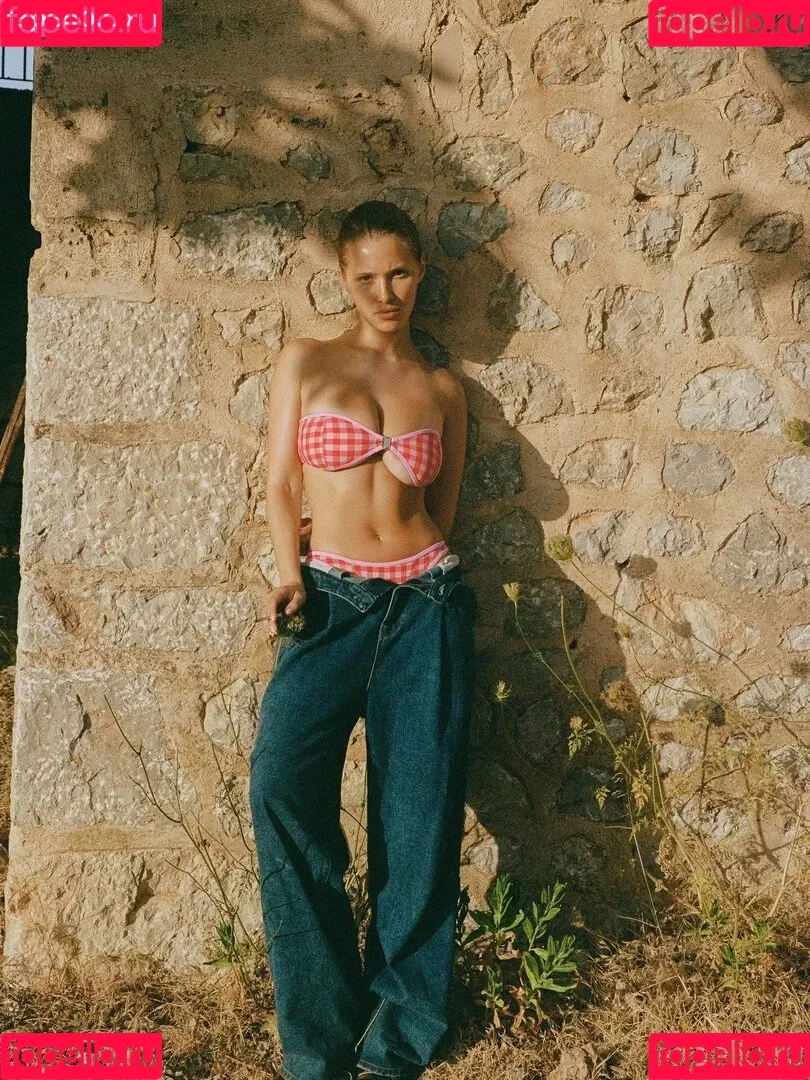 Laura Oganessian / lauraoganessian Nude Leaks OnlyFans Onlyfans Photo Gallery 