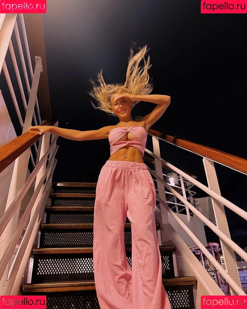 Arianaawhite / ari_booooooooooo / ari_lovexo Onlyfans Photo Gallery 