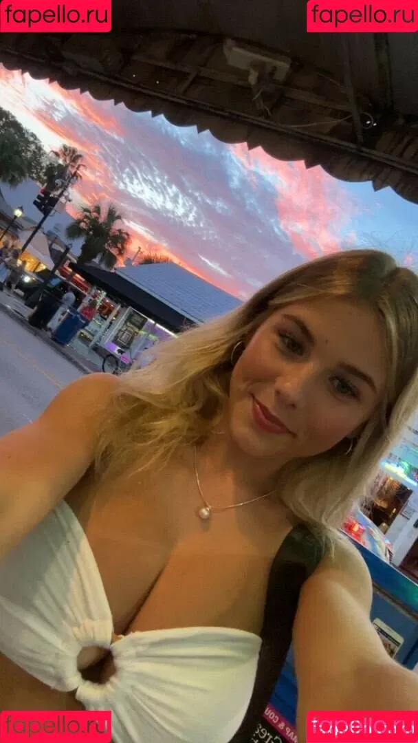 Arianaawhite / ari_booooooooooo / ari_lovexo Onlyfans Photo Gallery 