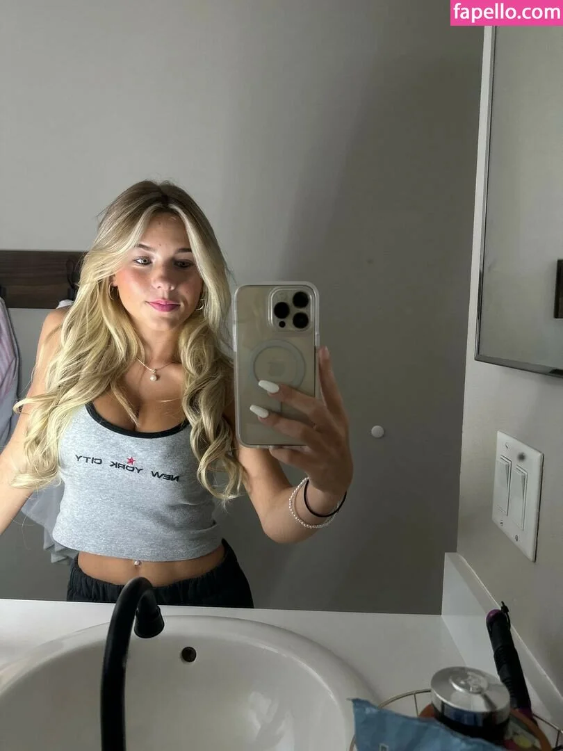 Arianaawhite / ari_booooooooooo / ari_lovexo Onlyfans Photo Gallery 