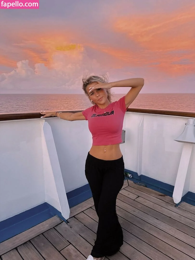 Arianaawhite / ari_booooooooooo / ari_lovexo Onlyfans Photo Gallery 