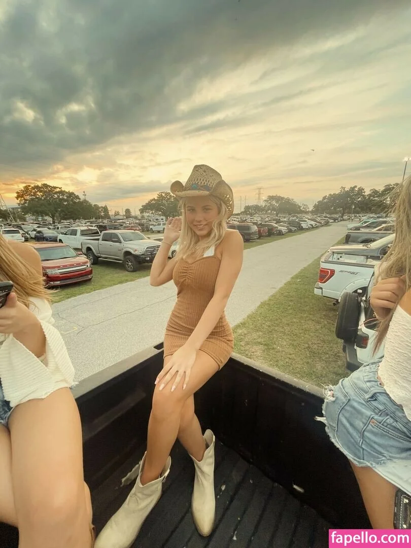 Arianaawhite / ari_booooooooooo / ari_lovexo Onlyfans Photo Gallery 