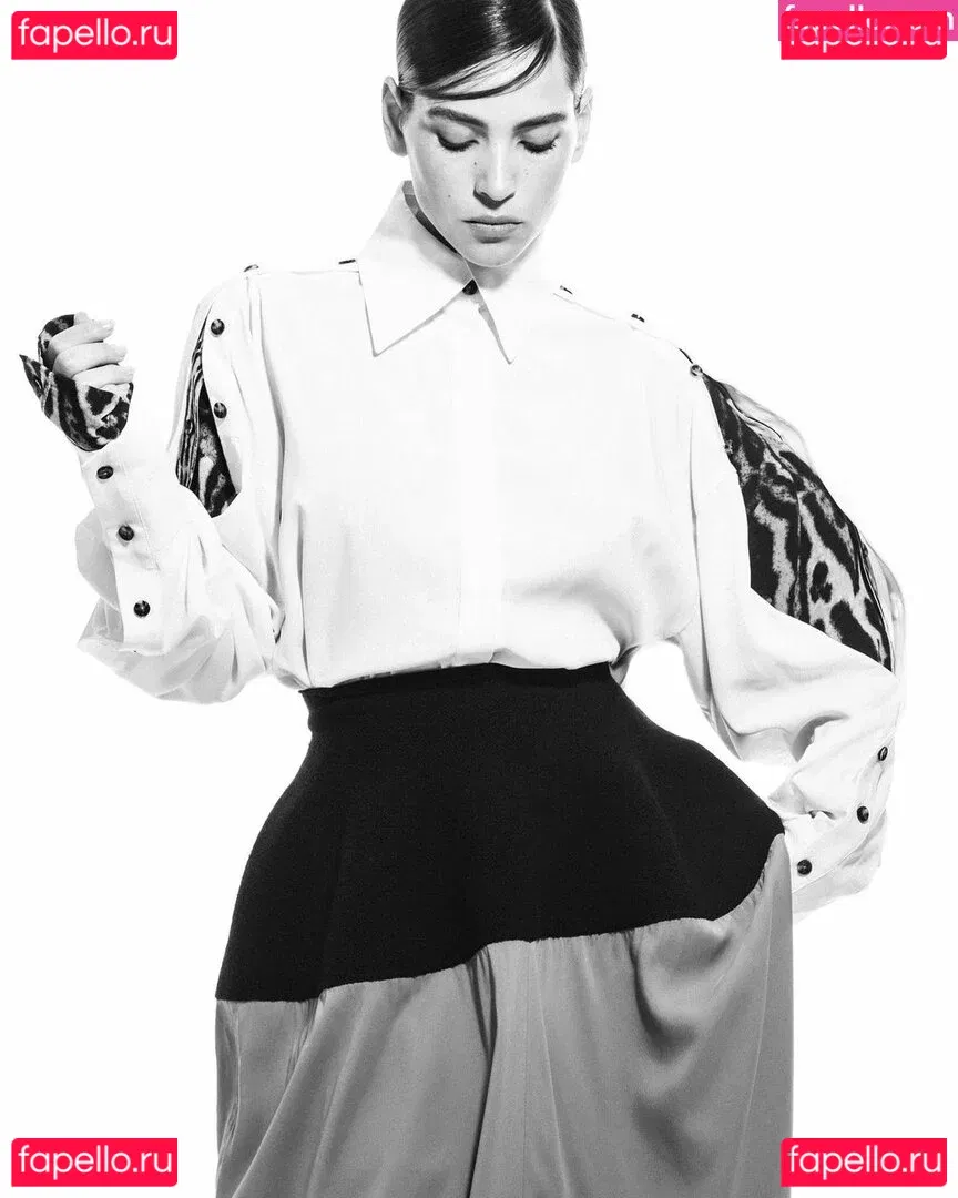 Adria Arjona Onlyfans Photo Gallery 