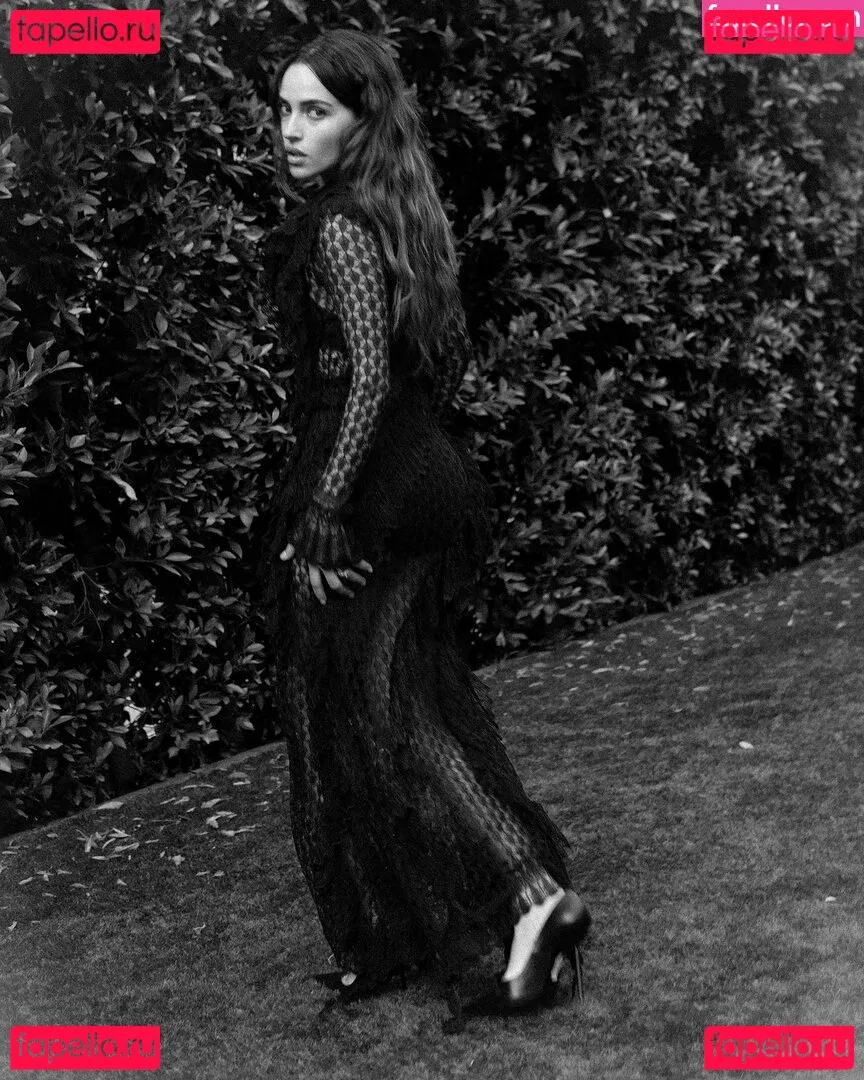 Adria Arjona Onlyfans Photo Gallery 