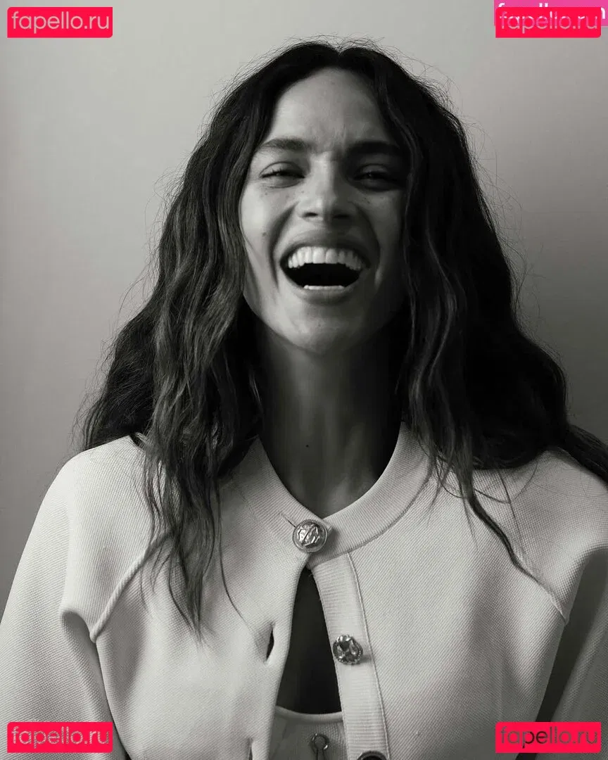 Adria Arjona Onlyfans Photo Gallery 