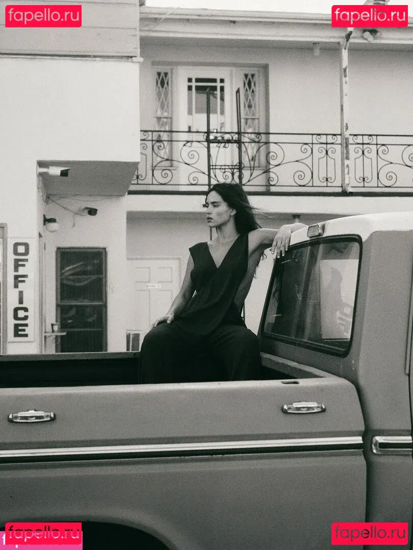 Adria Arjona Onlyfans Photo Gallery 