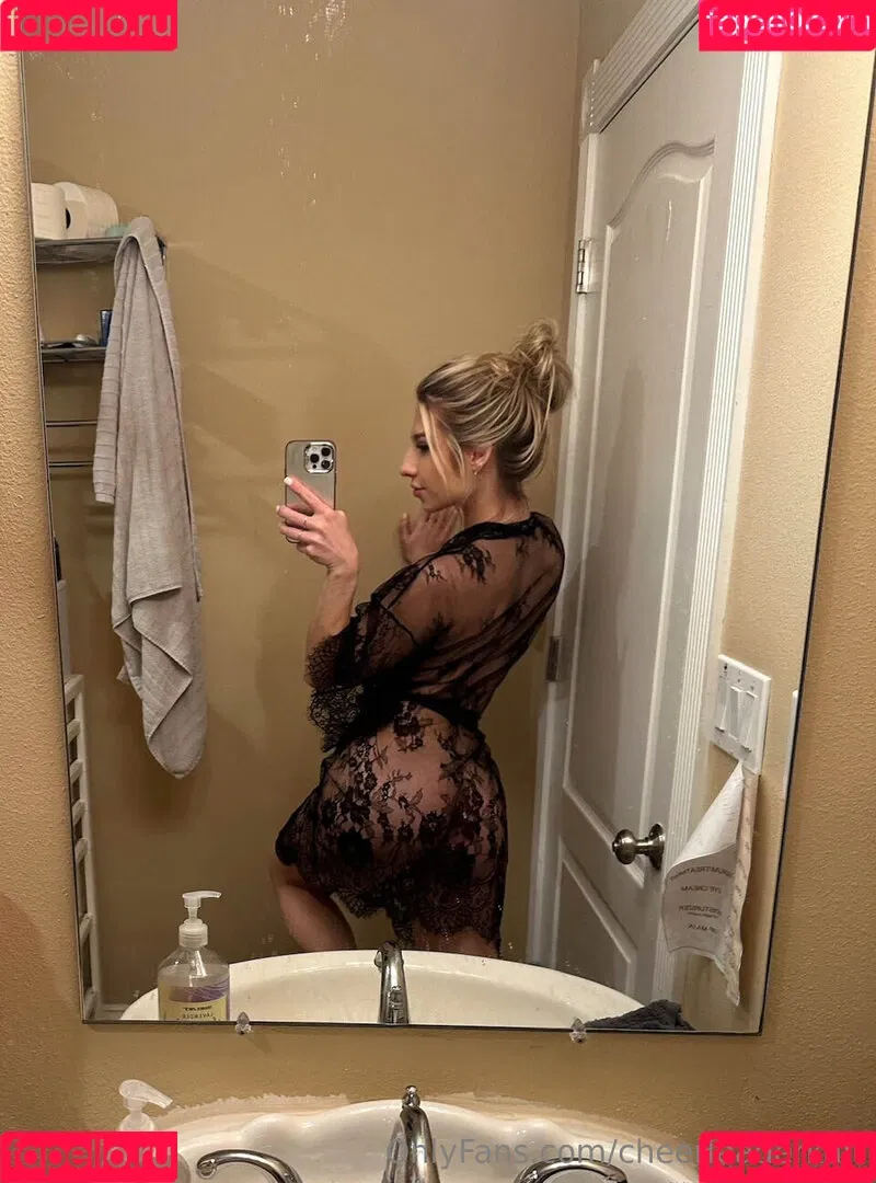 Cheerleader kait / cheerleaderkait / fitkaitlynxoxo Onlyfans Photo Gallery 