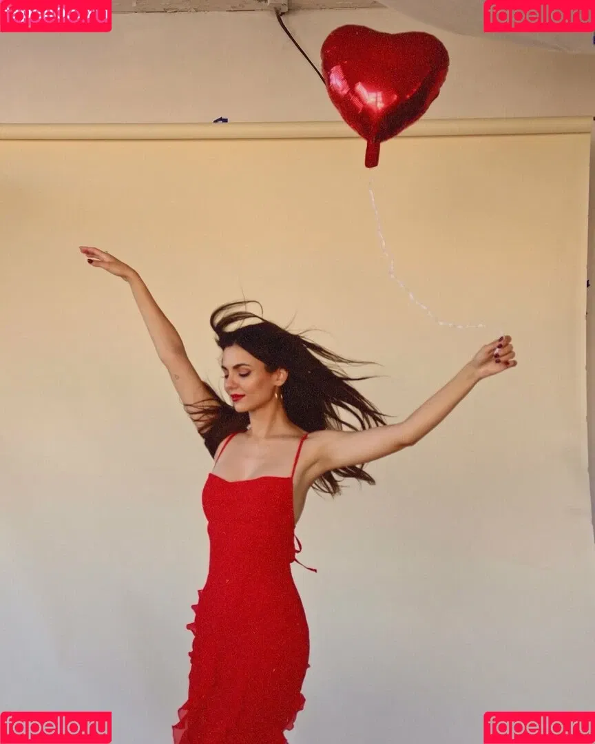 Victoria Justice / victoriajustice Onlyfans Photo Gallery 