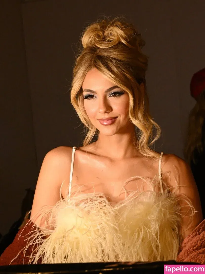 Victoria Justice / victoriajustice Onlyfans Photo Gallery 