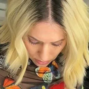 Hila Klein / ethanklein / kleinhila Onlyfans Photo Gallery 