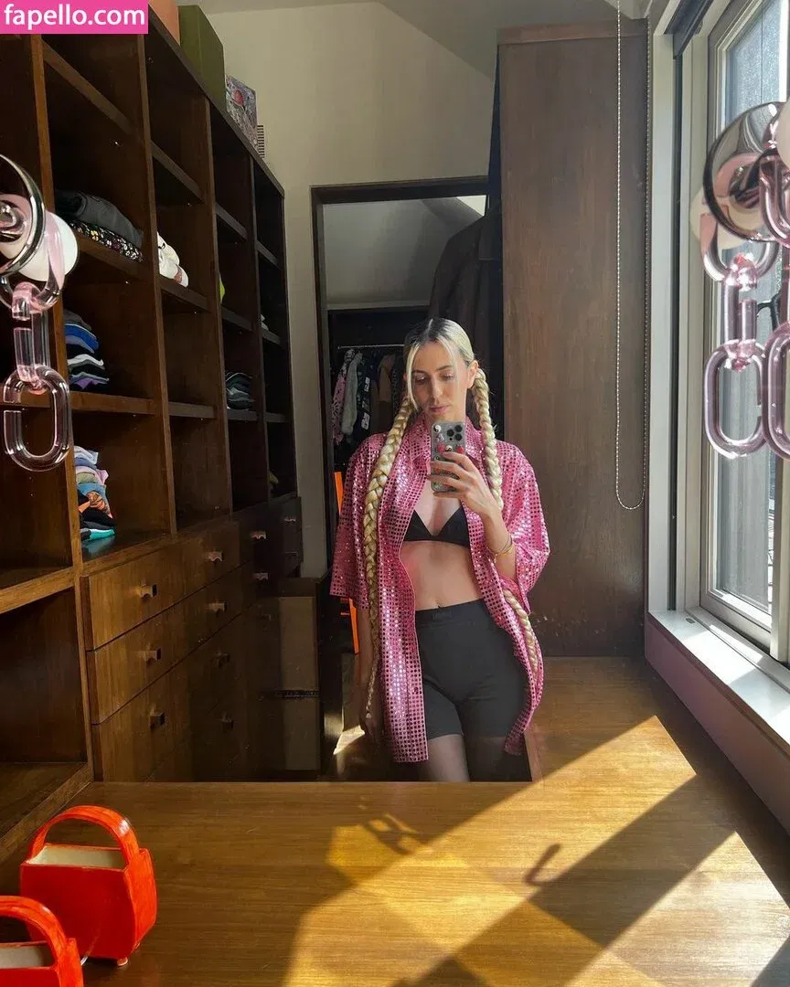 Hila Klein / ethanklein / kleinhila Onlyfans Photo Gallery 