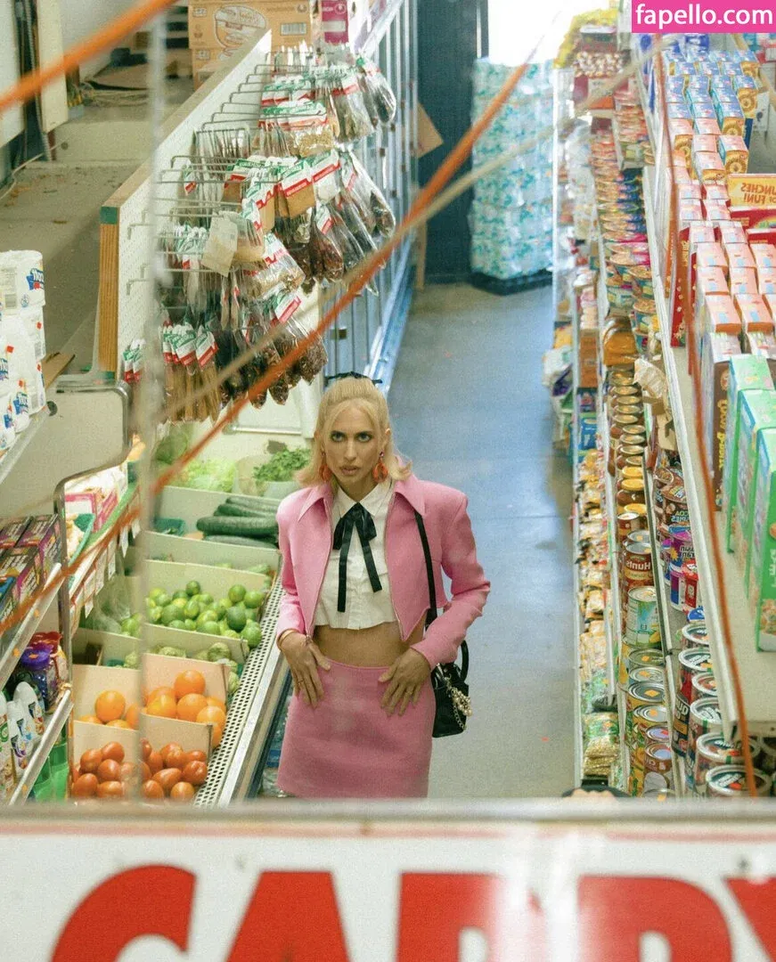 Hila Klein / ethanklein / kleinhila Onlyfans Photo Gallery 