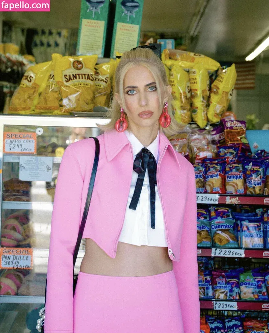 Hila Klein / ethanklein / kleinhila Onlyfans Photo Gallery 