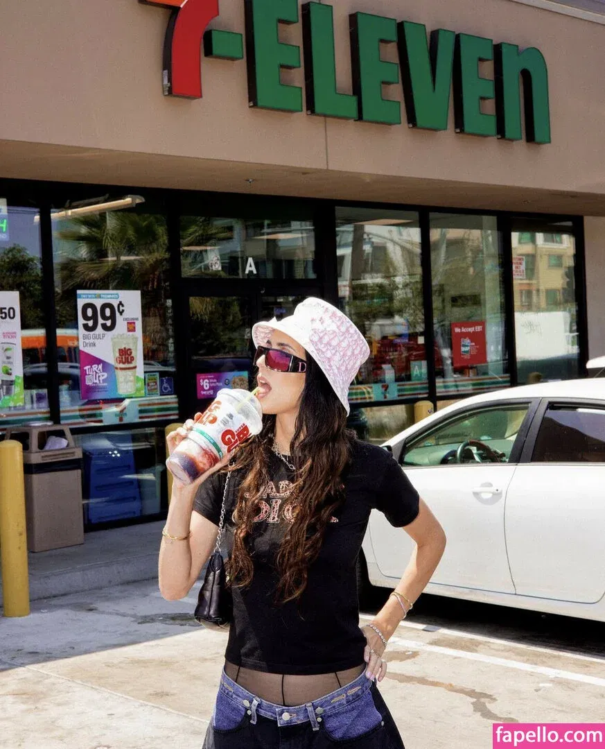 Hila Klein / ethanklein / kleinhila Onlyfans Photo Gallery 