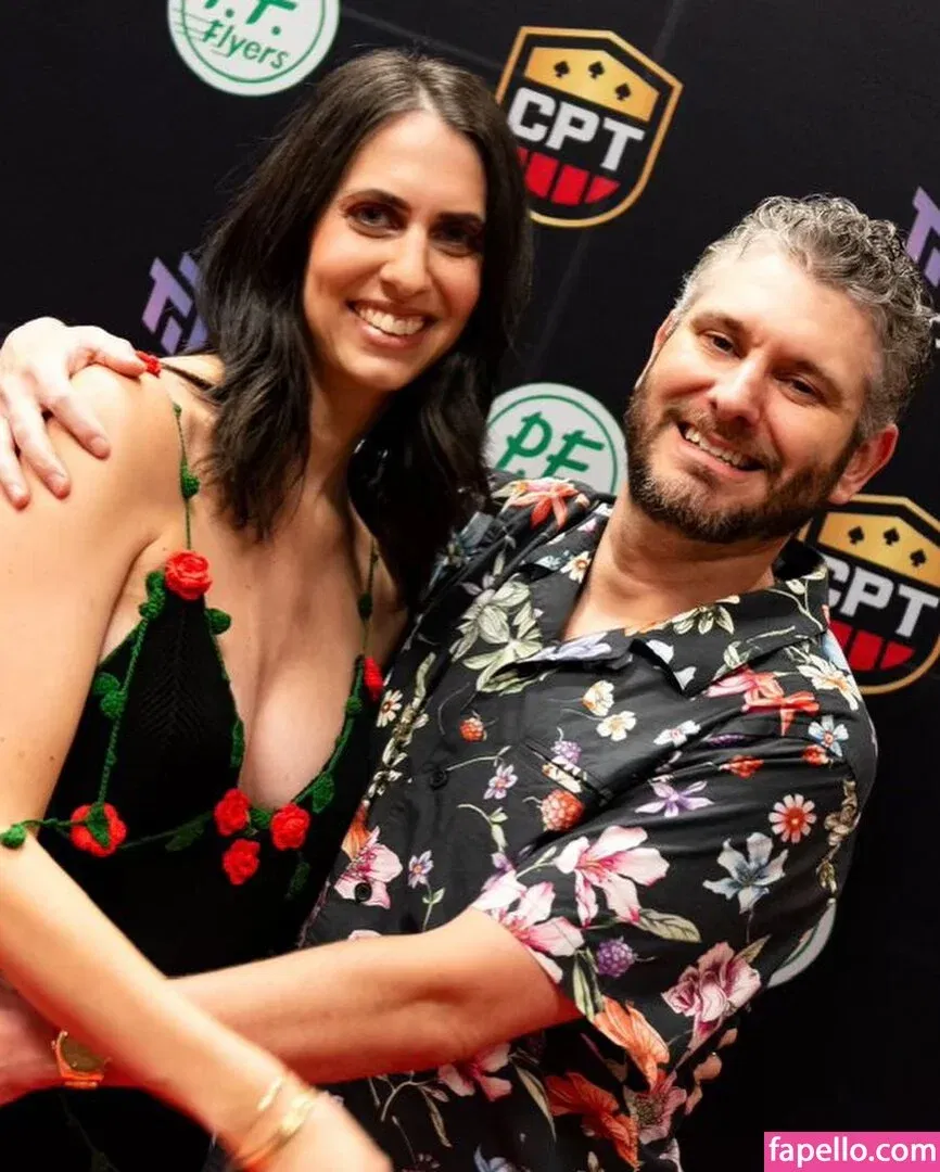 Hila Klein / ethanklein / kleinhila Onlyfans Photo Gallery 