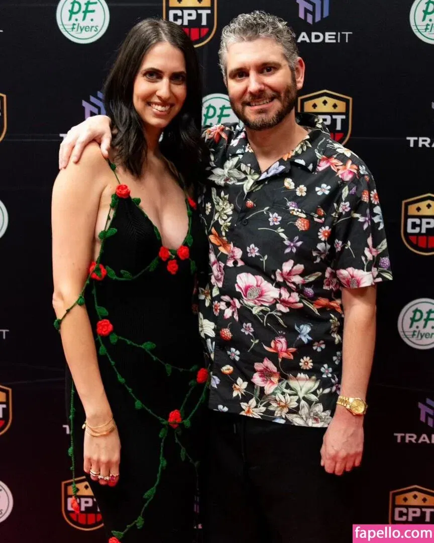 Hila Klein / ethanklein / kleinhila Onlyfans Photo Gallery 