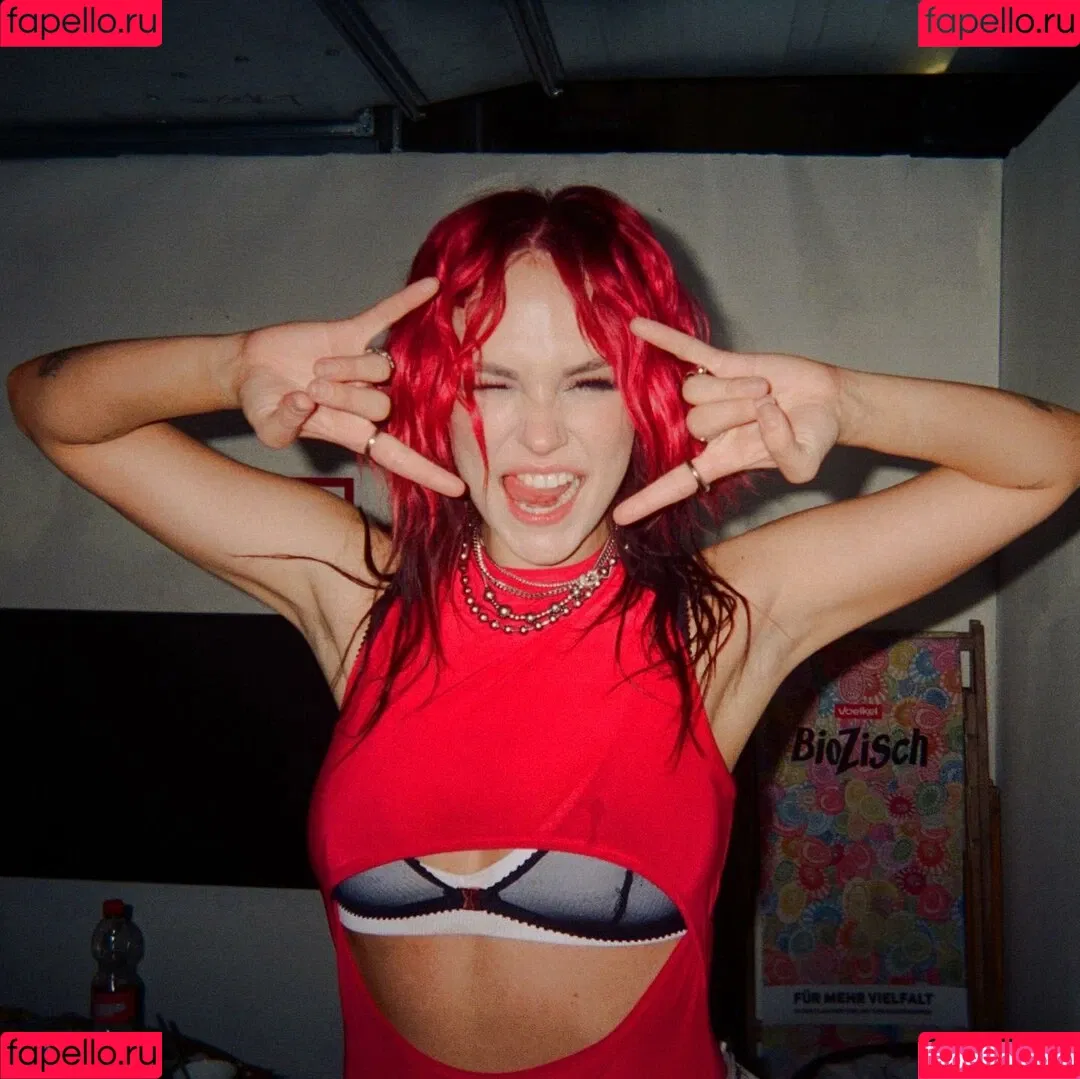Taylor Upsahl / Upsahl / UpsahlMusic / belgianruse Onlyfans Photo Gallery 