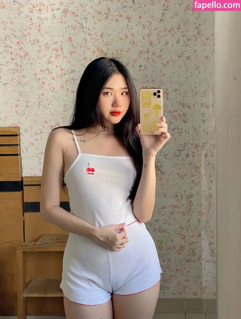 Thanh Nhen / https: / nhennhensohott / th.nhen Onlyfans Photo Gallery 