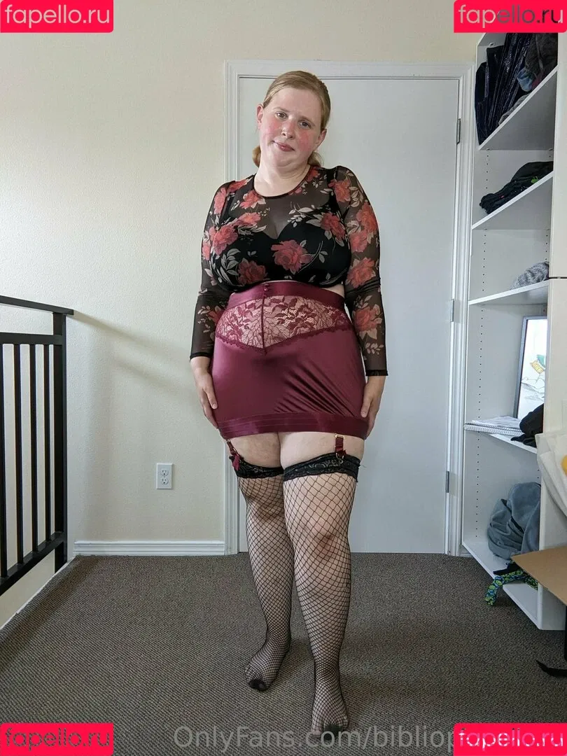 bibliophile120 / bibliophile121 / bibliophile_120 Onlyfans Photo Gallery 