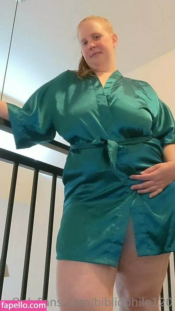 bibliophile120 / bibliophile121 / bibliophile_120 Onlyfans Photo Gallery 