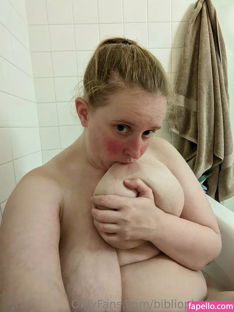 bibliophile120 / bibliophile121 / bibliophile_120 Onlyfans Photo Gallery 