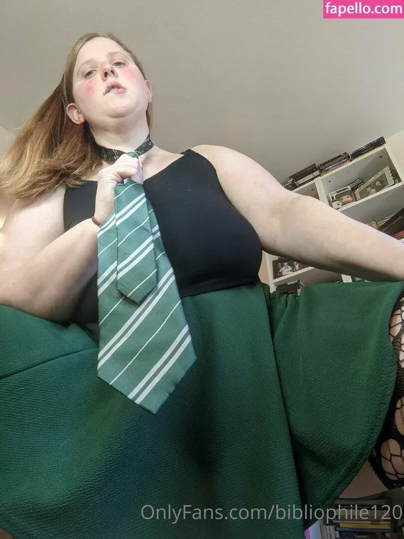 bibliophile120 / bibliophile121 / bibliophile_120 Onlyfans Photo Gallery 